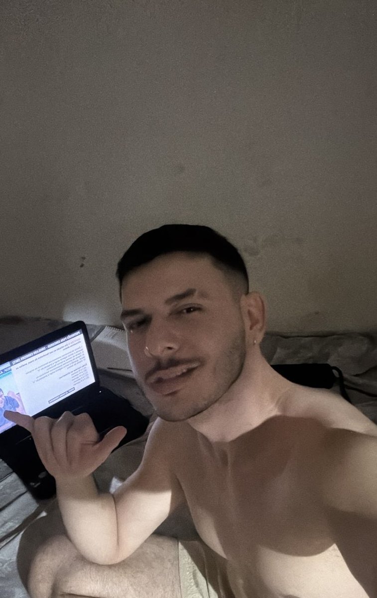 redlehavlis's tweet photo. Namorariam um bissexual? https://t.co/6Emt06tkFM