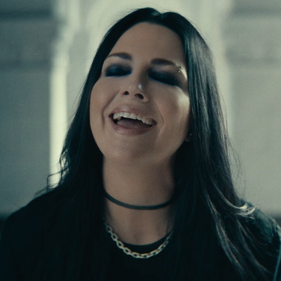 evanesexy's tweet photo. amy lee in "who will you follow" by @evanescence https://t.co/nmvjOgrvhB