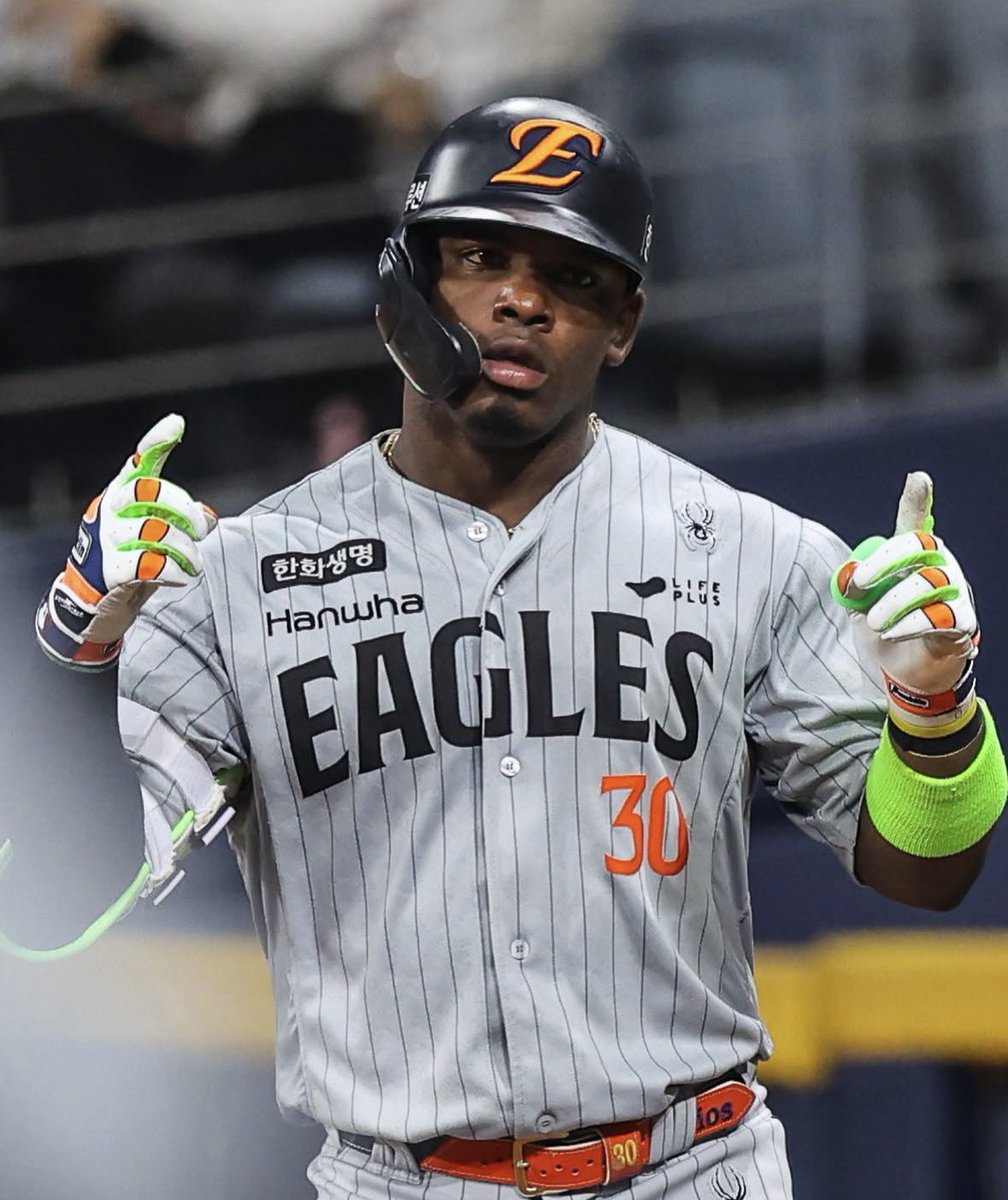 TheKnightCapper's tweet photo. 🇰🇷 WAKE &amp; CASH KBO 🇰🇷

POD + 💣 + MEGA LOTTOS 🏦

Get them ALL here now ⤵️

25% off promo ➡️ TakeOff25
https://t.co/ATPkgSoJ3v

Sending FULL Card To A Few Of You who comment “ KBO KING “ 👑 

LIKE❤️ + REPOST♻️ + COMMENT🗣️ https://t.co/0j5QGGqSKP