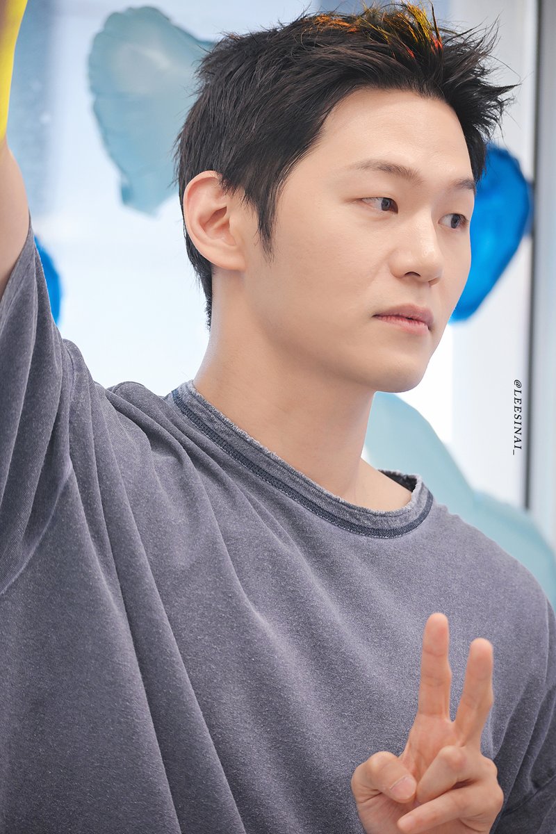 leesinai_'s tweet photo. 260516 이학주 데뷔카페 

영원히 이해가 안되는 mz샷 https://t.co/CunYOWeb4w
