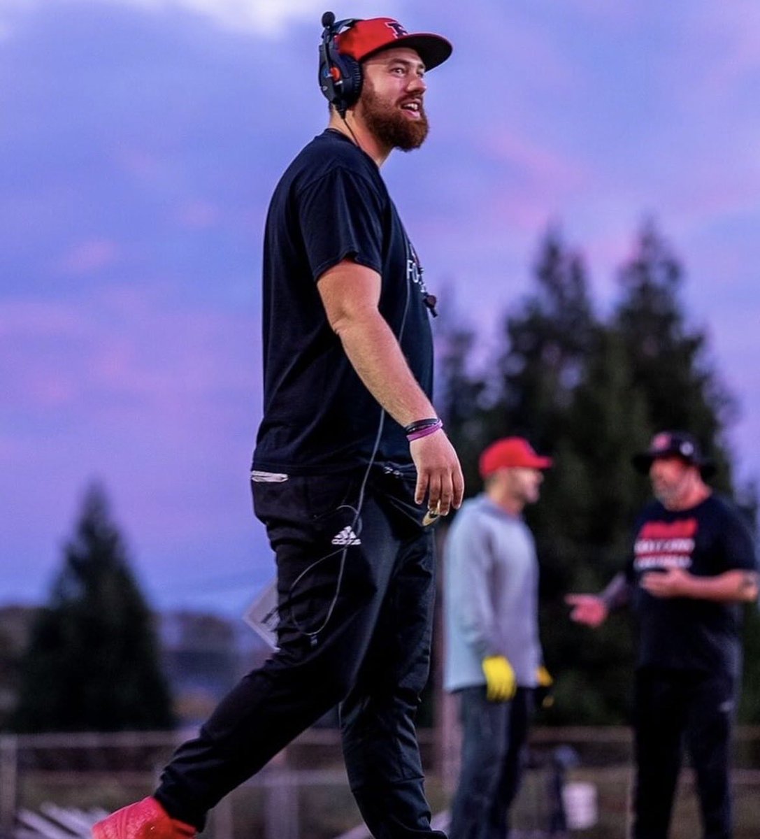 Coach Essig tweet media