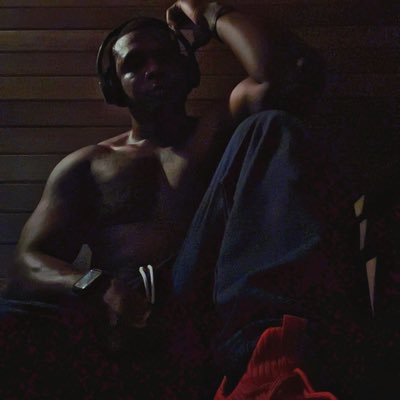 BiG_Sw0LE2's tweet photo. #NewProfilePic https://t.co/ist8KqZhMx