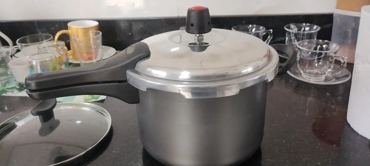 promoviw's tweet photo. OPÇÃO DE PRESSÃO E TAMPA COMUM

Panela De Pressão Antiaderente 4,5l Tampa Pressão E Vidro

De R$ 218 - Por R$ 148💵

https://t.co/9qHAPmbPf6 https://t.co/quOHQqHIEC