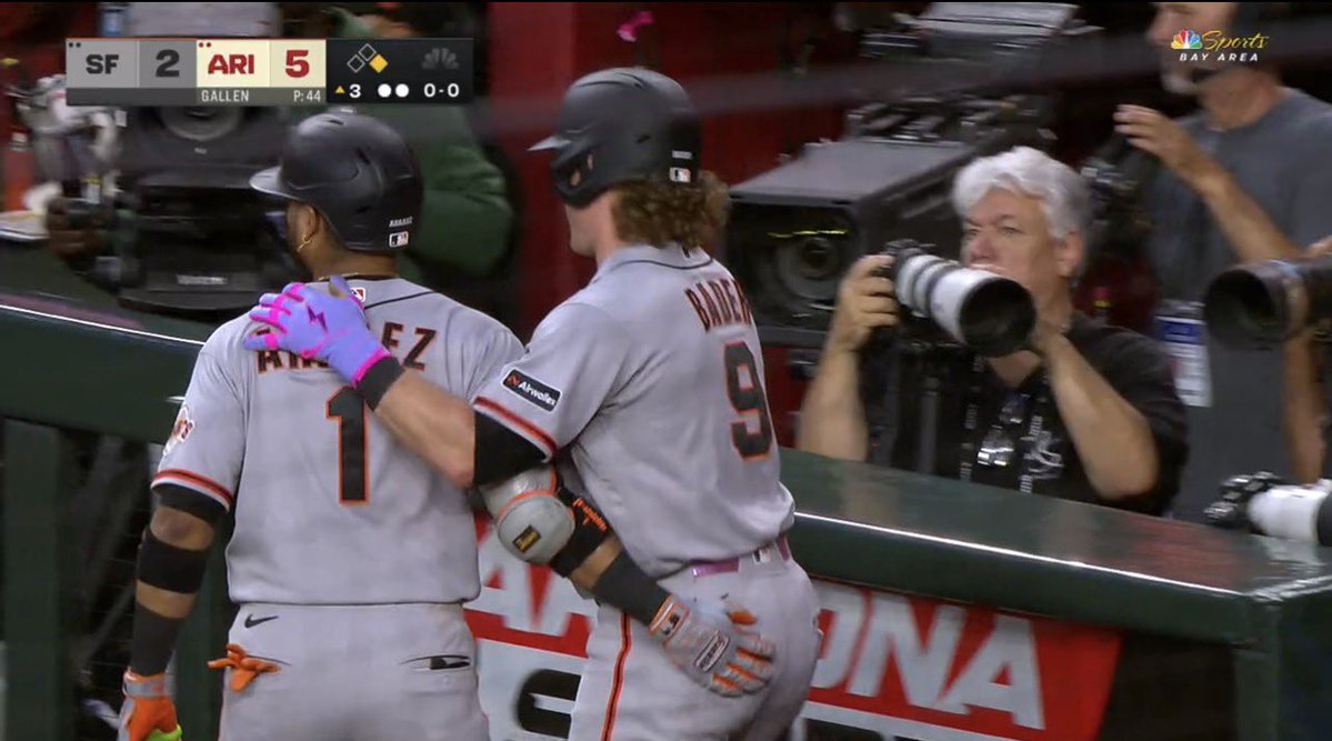 no context giants tweet media