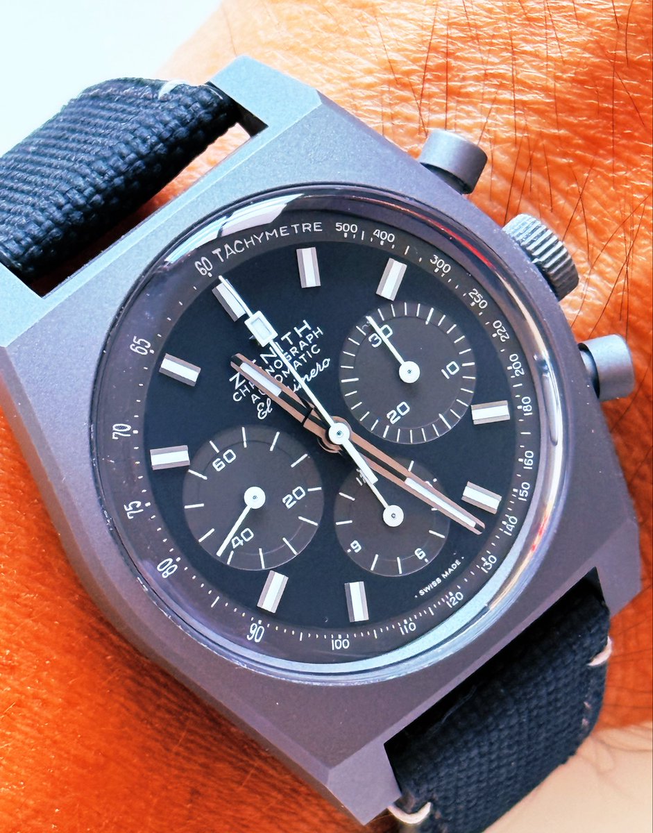 syualbireo's tweet photo. 本日の相棒
#zenith #クロノマスター
#zenithshadow
#ゼニス
#リバイバルシャドウ https://t.co/OB2uRdn2DJ