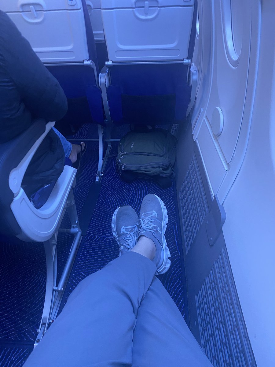 ChanningPhilli1's tweet photo. #legroom
@TheRonSlay 
@RamonFoster 
Chicago to Nashville
Ready to be home. https://t.co/6F4SyG8FuC