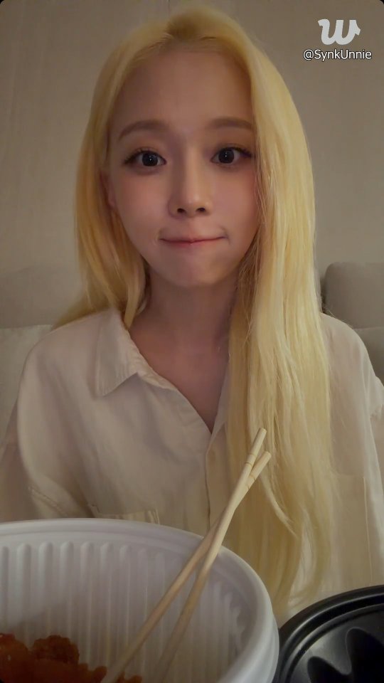 Unnie tweet media