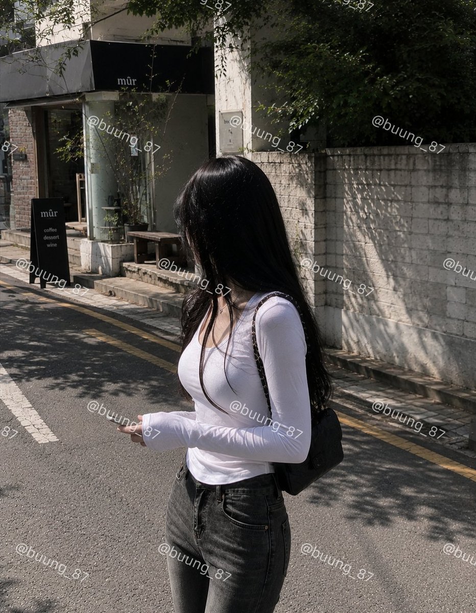 부웅 tweet media