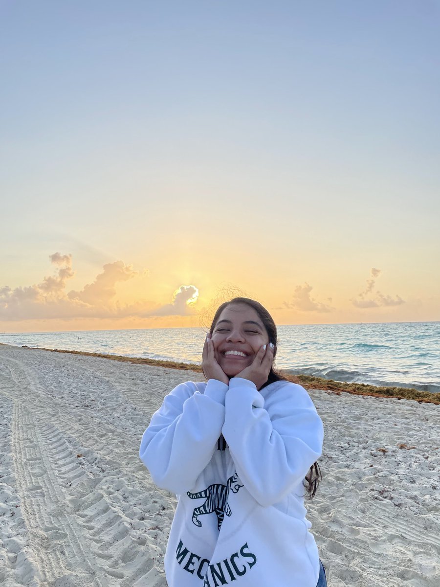 Vianeiis's tweet photo. ☀️🌊 https://t.co/mgYglXWp7P