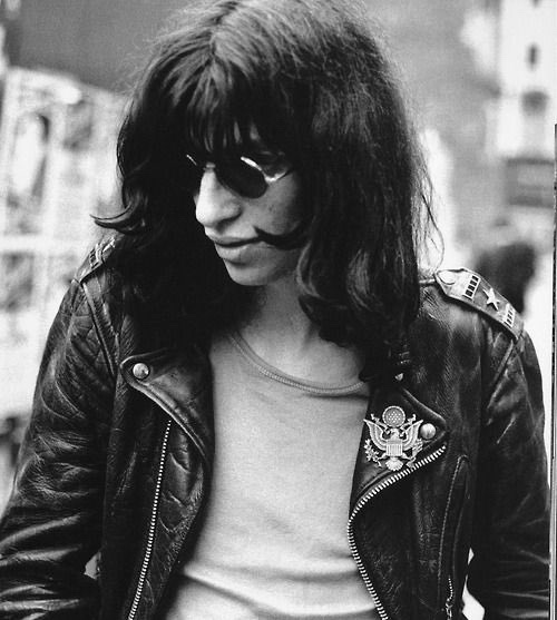 Happy Heavenly Birthday to Joey Ramone💐(May 19, 1951 - April 15