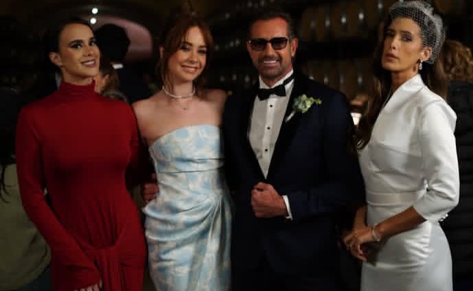 FamilyGSotoArg's tweet photo. El gran team de #CorazónDeOro @gabrielsotoMEX @Romantictic @GalaMontes2 #MayrínVillanueva #DiegoOlivera 😎🔝💯📸 https://t.co/QOyPvJBTNi