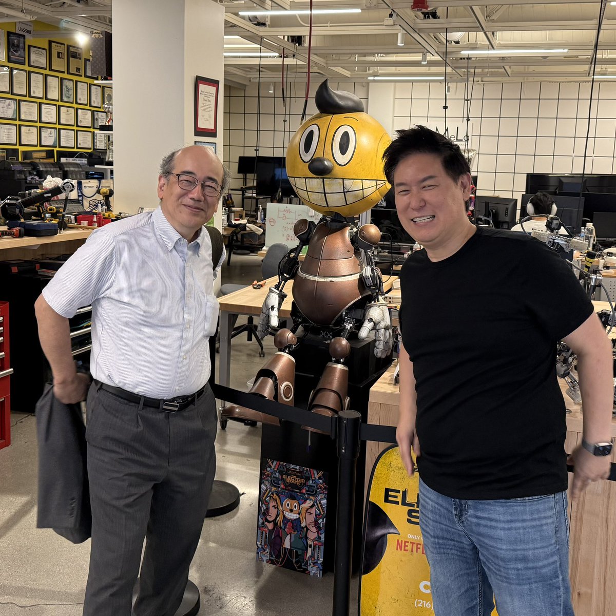 DennisHongRobot's tweet photo. Professor Inaba Masayuki, who has supported and encouraged me since my early days as a professor, visited our lab today.
Some friendships and mentorships continue across decades.
And yes… he got a sneak peek at a few of our secret projects. 😙🙏
@RoMeLaUCLA https://t.co/TOtVz9ZVbS