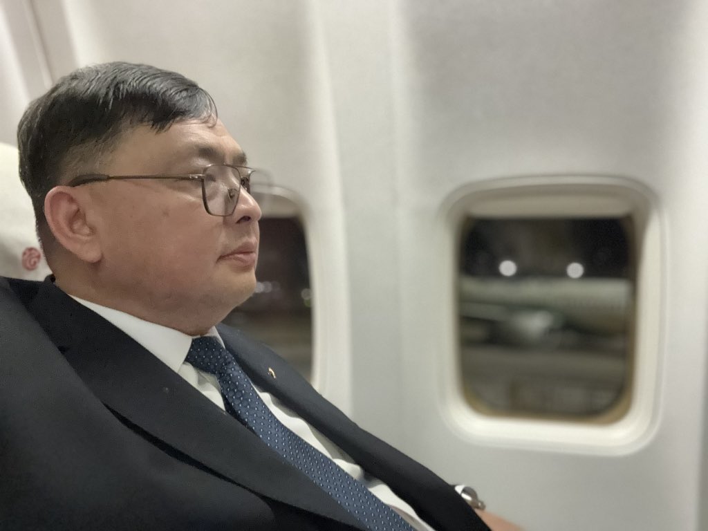 hengjieliu's tweet photo. 影响和改变世界历史进程的本世纪国际政治领域六个重要事件：

1,《广义经济学》的发表 创立广义经济学派，为全球治理和世界秩序提供了全新的理论框架；

2,《世界政府宪章》的颁布 奠定了世界政府的法律基础，标志着世界政府从理念变为法律事实和客观现实；

3,世界元的发行 世界元之父，能量价值尺度，推动全球统一货币体系的建立；

4,世界政府基金会的成立 构建了世界政府的法律与金融基础平台，为全球一体化奠定实体基础；

5,世界安全理事会的设立 建立了应对国家恐怖主义等全球安全威胁的机制，维护世界秩序；

6,世界政府选址 完成了世界政府实体落地的关键步骤。