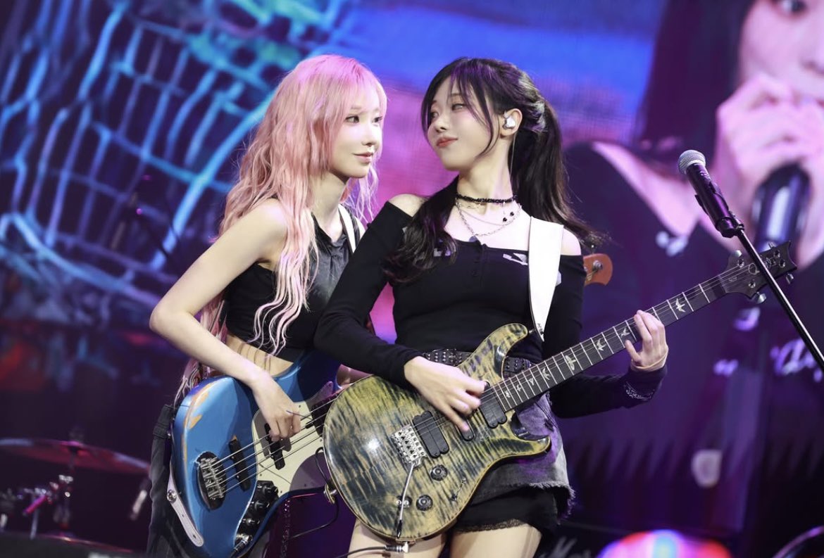 hinamp3's tweet photo. #FORME #QWER #HINA #MAGENTA https://t.co/L3M0ViEW20