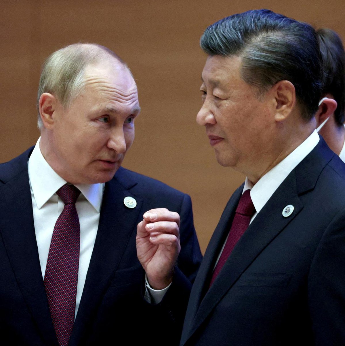 LBIQI's tweet photo. GOVERNO RUSSO COMEÇA A “DESCONFIAR” DO PARCEIRO CHINÊS: O PCC PARECE ESTAR MAIS INCLINADO A UMA PARCERIA COM OS EUA
BLOG DA LBI: https://t.co/3C9RBkvhHI https://t.co/wagz4oaoaZ