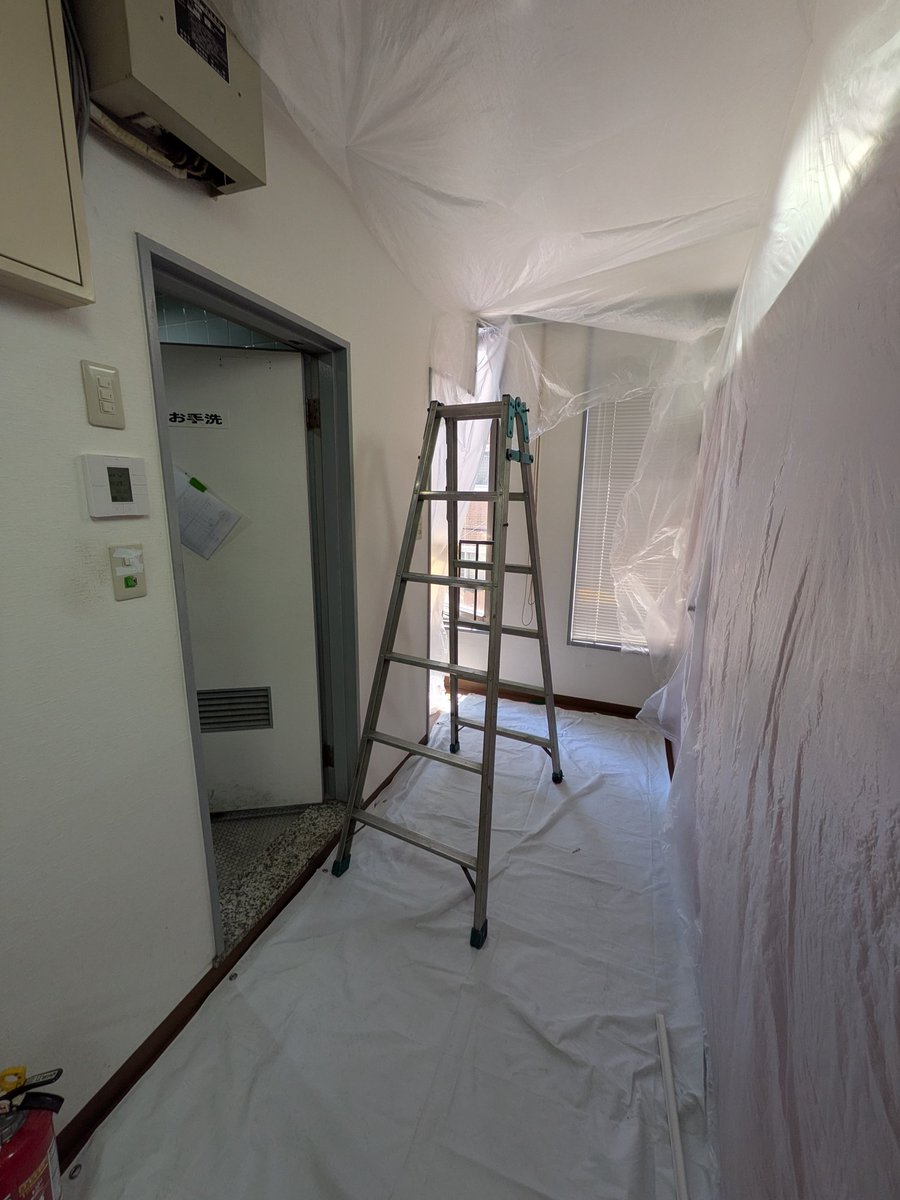 AcmeJapan's tweet photo. Acme JAPAN大阪本社の事務所トイレ改装工事のため5月20日から6月20日までこのような状態です。
ご迷惑おかけしますがよろしくお願いします。

#演出照明 #改修工事 #ACME https://t.co/RJPn2djg0w