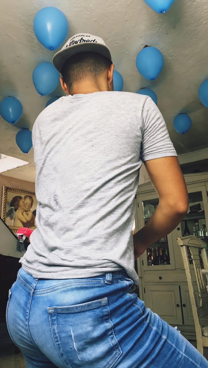 ButtHunterMx's tweet photo. Mira este culo grande y redondo que tengo 😏🍑
Todo para que los hombres se babeeen… ¿Quieres probarlo? 🔥

#GayBoy #AssForDays #GayLatino #BootyHunter #TwerkingAss #gayguy #gaybutt #nalgon #culo #bubblebutt #bigbutt #hugebutt https://t.co/kfNZz2ge6L
