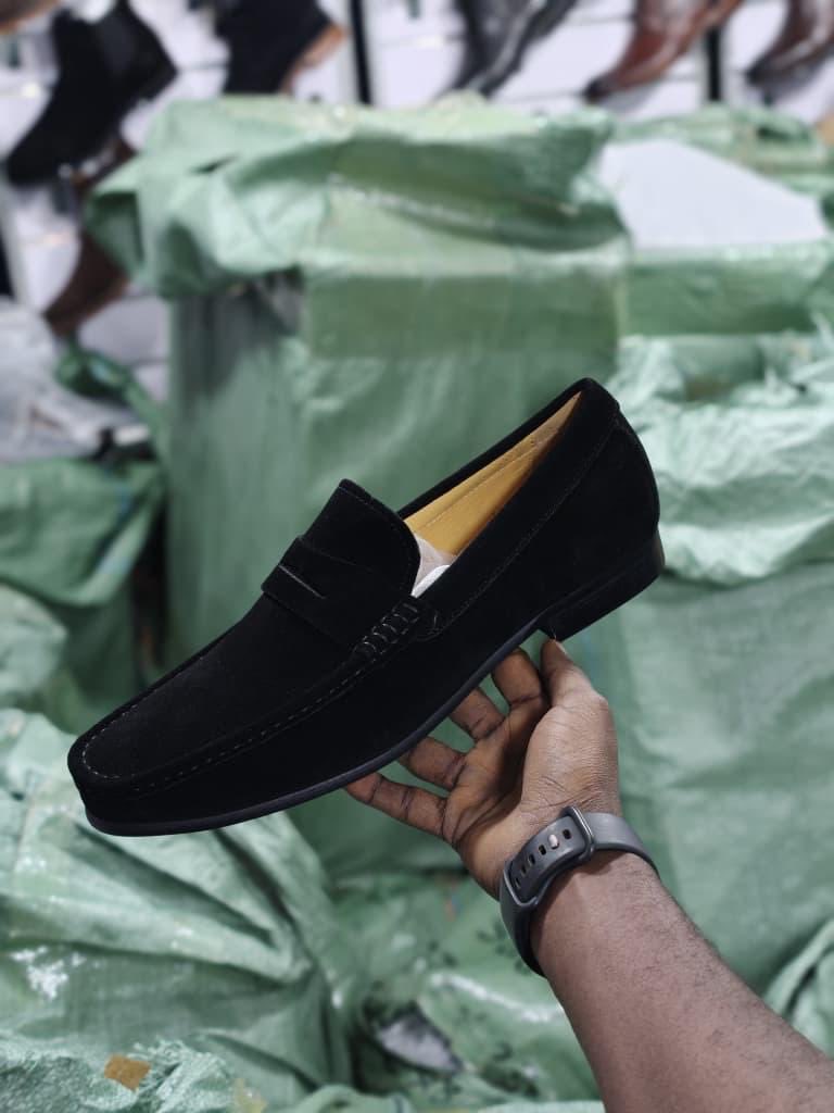 johnthan44788's tweet photo. My shoes and I have an agreement 🤝
I take them places…
they make me look like I have my life together https://t.co/TktEamqaAd
