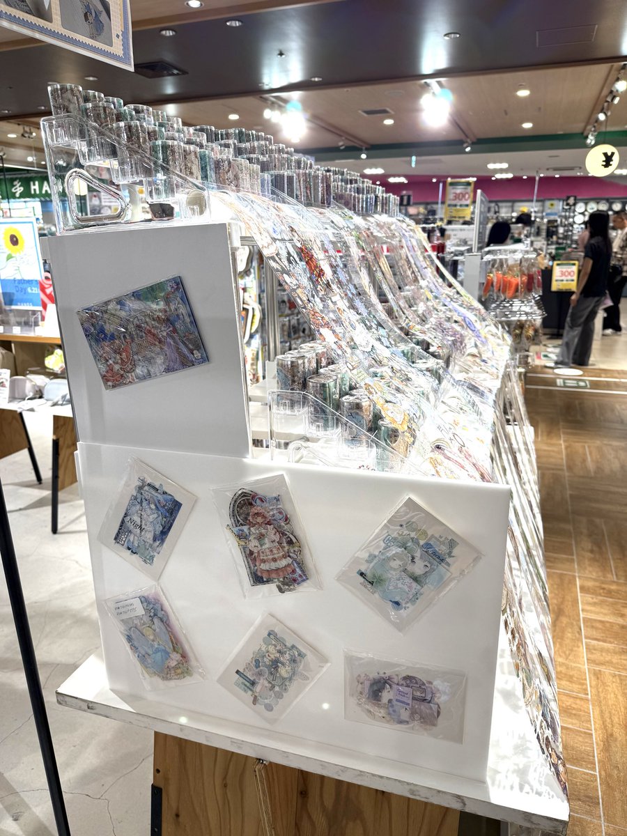 shinestudio9's tweet photo. ✨ 新店舗展開のお知らせ
Lindoの店頭販売が拡大中！
📍 渋谷スクランブルスクエア ハンズにて展開スタート🎊
今回は【3mタイプ限定】でのご用意となります。
ぜひ店頭で実物をチェックしてみてください🛍️✨

#マスキングテープ #コラージュ #ハンズ  #立体シール　#ロールシール　#海外マステ　#マステ　#シール　#テープ　#PETテープ