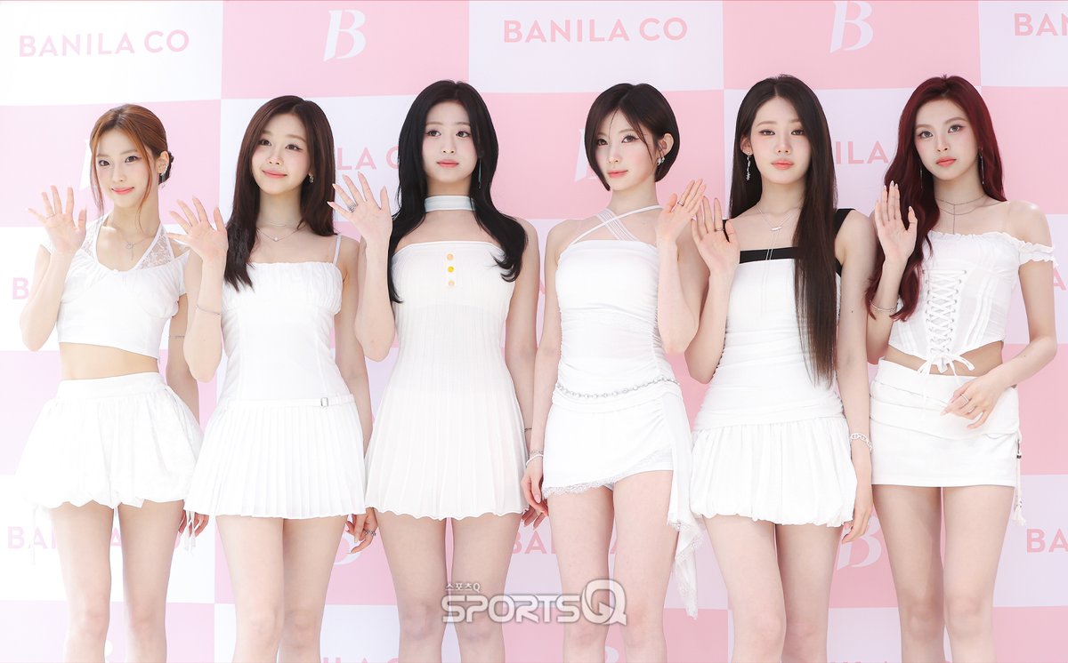 sportsqnews's tweet photo. [#포토Q] 260519 ‘베이비몬스터’ 바닐라코 포토콜

📌https://t.co/c2UwEORr5e

#루카 #RUKA #파리타 #PHARITA #아현 #AHYEON #아사 #ASA #로라 #RORA #치키타 #CHIQUITA
#BABYMONSTER #베이비몬스터
#바닐라코 #BANILACO https://t.co/MYGFuLFIk9