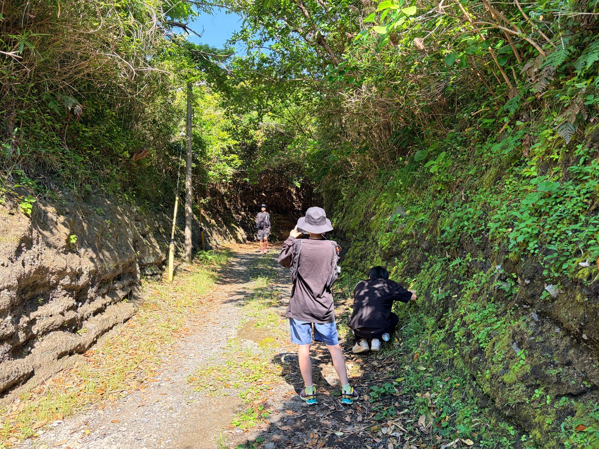 2knd0's tweet photo. 先日テレビ番組の撮影に向けてロケハンを行いました⛰ロケの場所選びやシチュエーションを考えながらのご案内となり案内する私もその視点で見るのか〜ととても参考になりました👏本番へ向けて楽しみですね〜😊 https://t.co/OKi15diozD