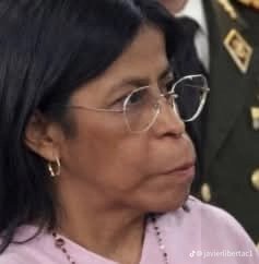elizabeth tweet media