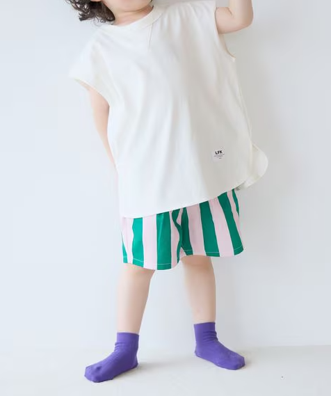 LOWRYSTWIT's tweet photo. 1枚穿くだけでおしゃれに決まる、主役級キッズショーツキタ…！🥺

どんなトップスにも合わせやすいゆったりシルエットです◎

🎨注目カラーは【新色予約中】 
💰一部お買い得カラーは【20%OFF】
WEBは5/21(木)11:59までポイント20%還元中！
 お気に入りの柄を選ぶなら今👇
https://t.co/wvNeDbEkPN https://t.co/4peN772QVa