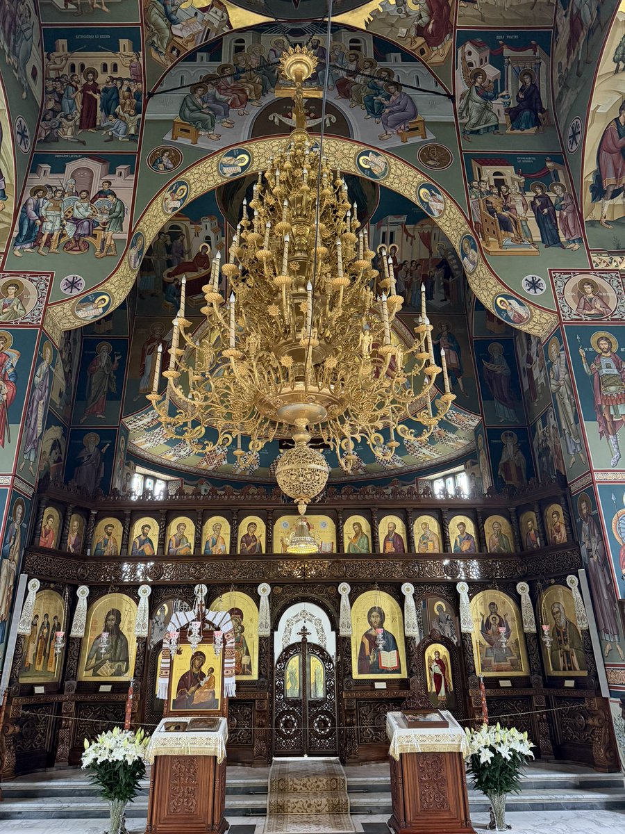 jrambaud's tweet photo. Hoy toca ruta de #monasterios #ortodoxa en región de #Moldavia #Rumania Patrimonio de la Humanidad #Putna a 9 km de frontera de #Ucrania https://t.co/IyeQcaAiqq