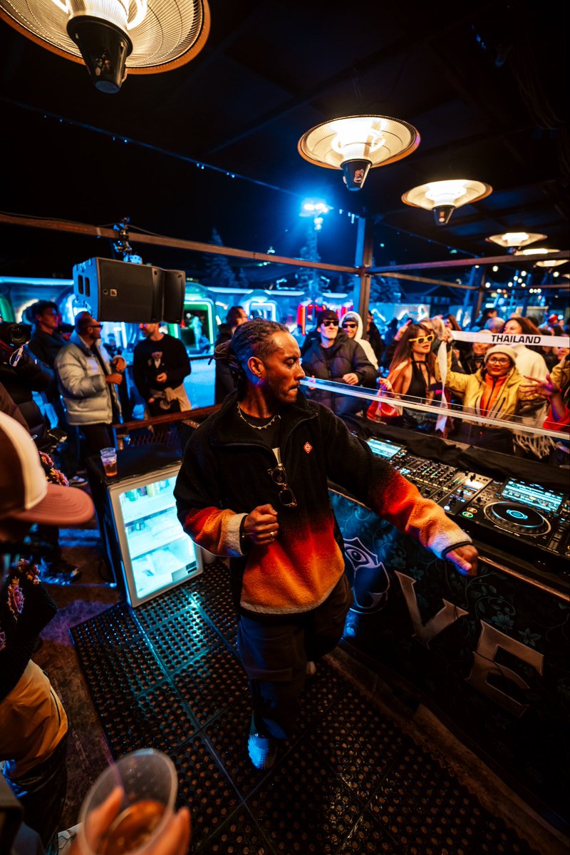 Tomorrowland Winter tweet media