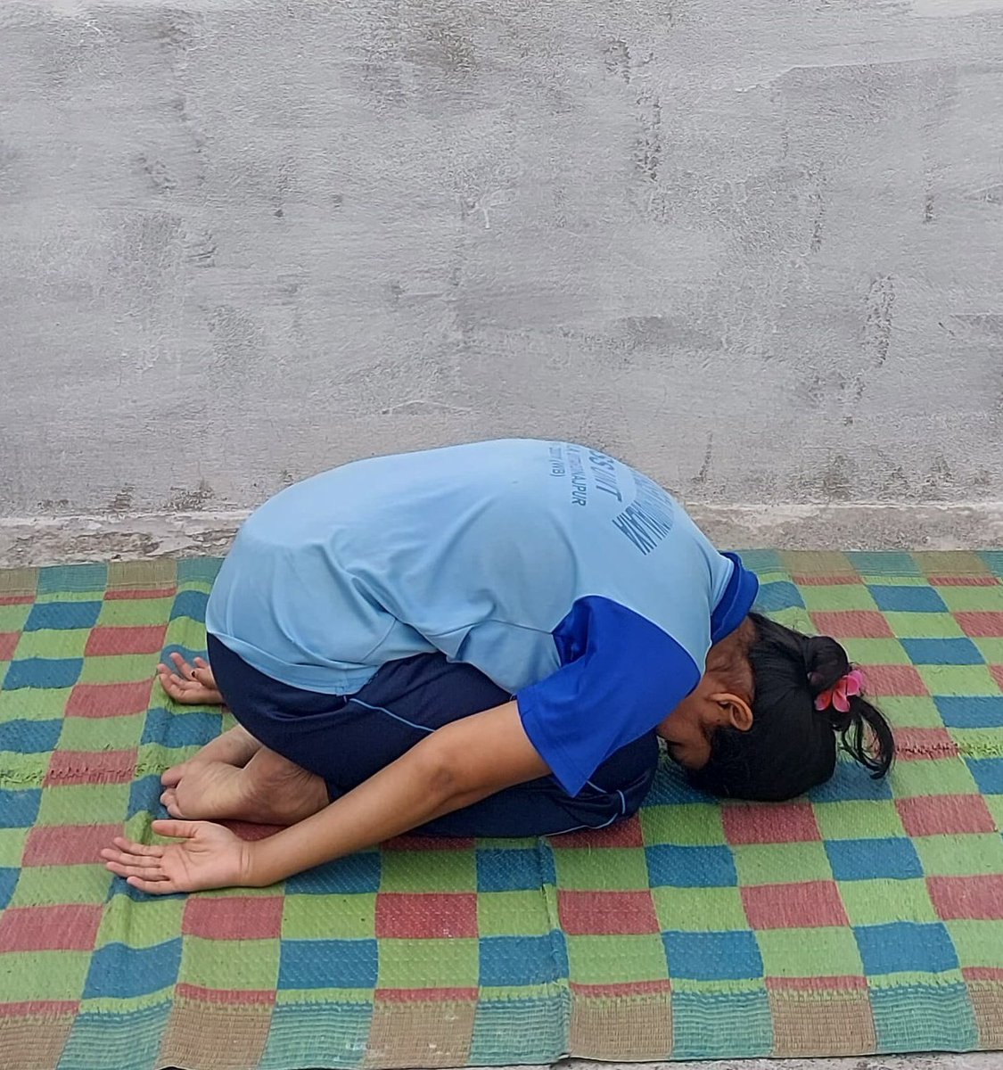 NSSSAMWB's tweet photo. 32 to go...
Countdown for 12th International Day of Yoga #IYD2026
Yoga session by Banani Sarkar  Volunteer of Shree Agrasen Mahavidyalaya,Dalkhola Uttar Dinajpur, WB 
@YASMinistry @rdnss_kolkata 
@_NSSIndia 
@MYBharatHQ @PIB_India
@BonaniSarkar https://t.co/RnmguYSYtt