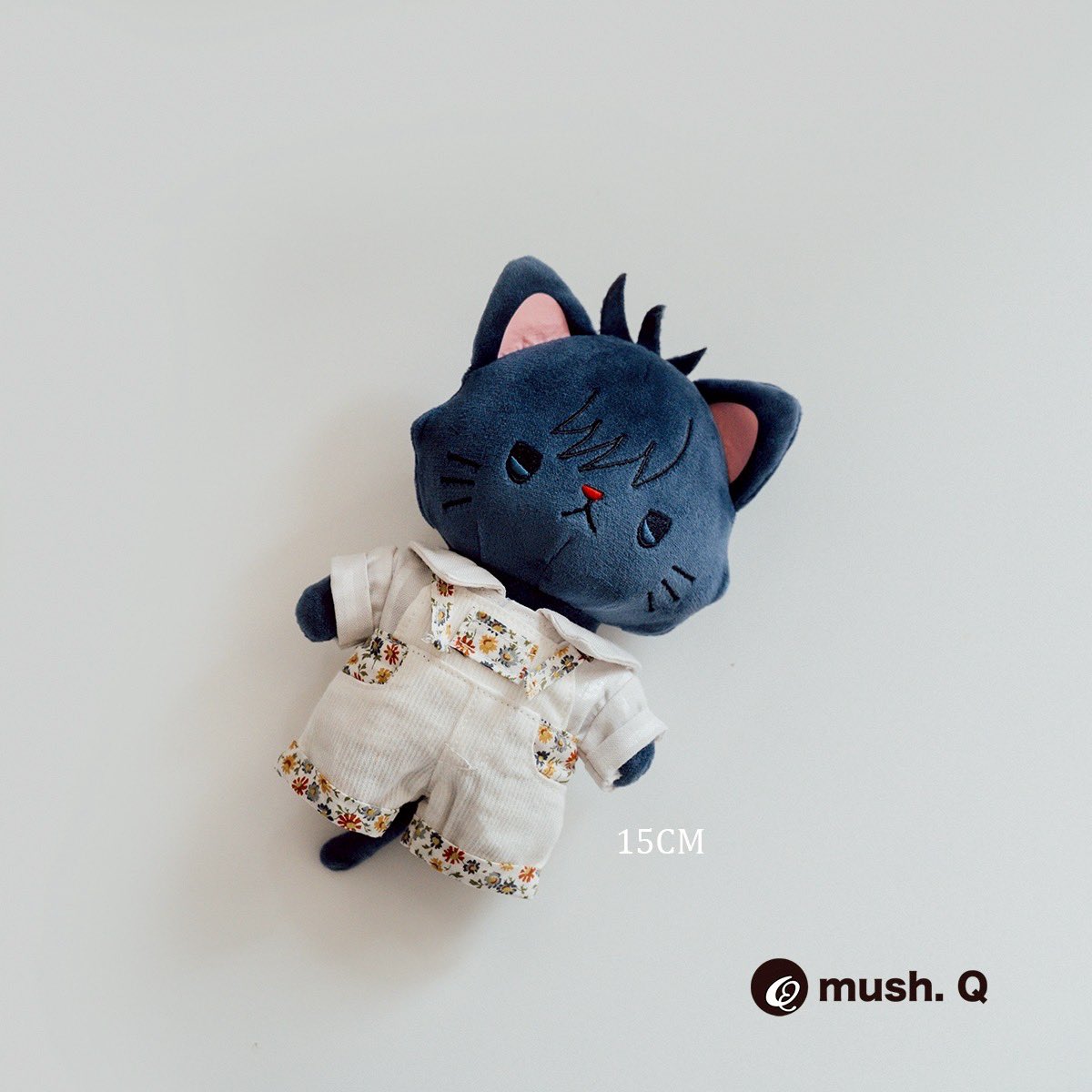 mush_Q1010's tweet photo. 🌟[mush.Q CooMIC4 in 花博展覽館]
時間：D1-5月23日inA39
時間：D2-5月24日in M85、86
夏天越來越早了，這次做了適合夏季出遊的清爽白色系，搭配小碎花～
🌟碎花吊帶褲-$400尺寸:ぬい、10公分、15公分。
🌟條紋襯衫-$300，尺寸:10、15、20cm
🌟休閒帽T-$270，尺寸:10cm、ぬい
#棉花娃衣 #娃用手作only https://t.co/1UaXXnyNs1
