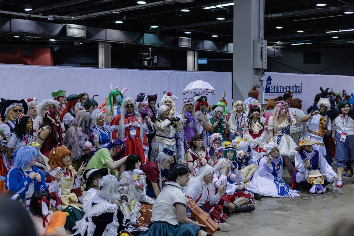 mickalne's tweet photo. Acen 2026 Touhou crowd, you love to see it https://t.co/YDswCvEEzA
