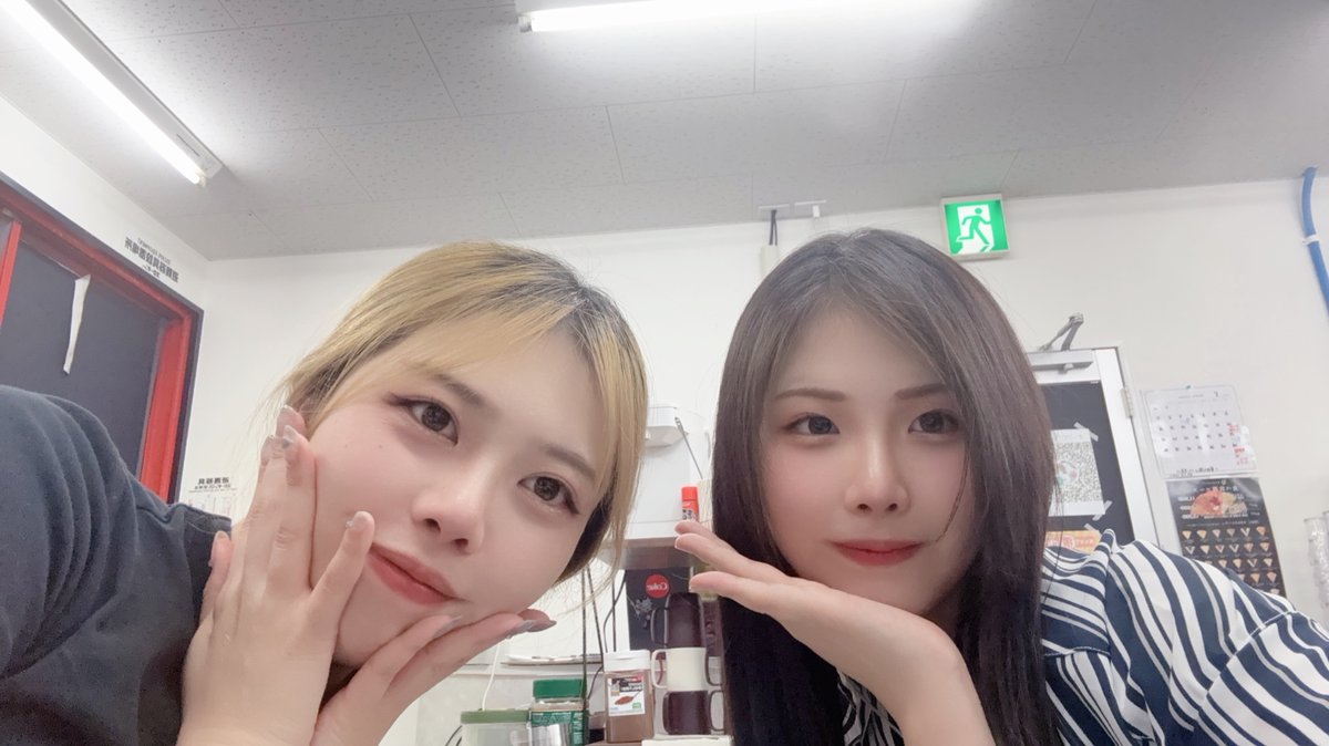 Agrymtt's tweet photo. 久留米の雀荘UPでネームタグ作ったよ
アロマの香りする雀荘最高🌸 https://t.co/2oYJ4Ejipu