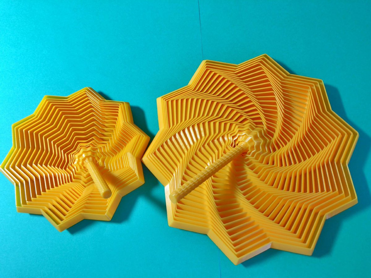yamaFabLab's tweet photo. オレンジ色のフィラメントで、サイズ大中の「10 Star fidget design」  

#10StarFidgetDesign 
#3Dプリンタ https://t.co/crmo27rORO