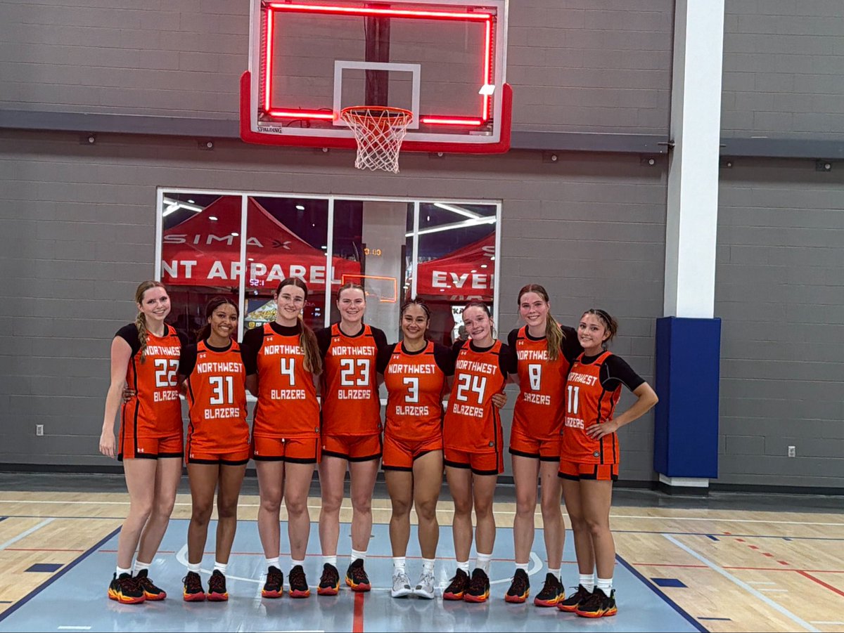 Izzymeki's tweet photo. Had a great weekend in Arizona! We went 3-1! Had fun and great opportunities, can’t wait to grow and get better!

#17u #blazers #select40 #WA #wbb https://t.co/6RYqeFQrXo