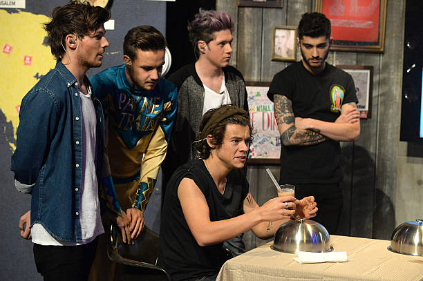 ot5hourly1d tweet media