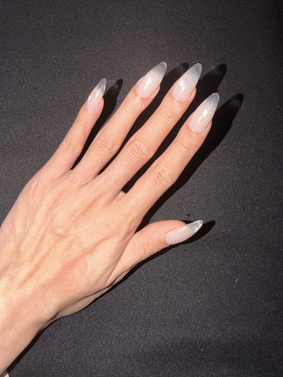Sure0319's tweet photo. #nails #nailtechcheck #cleangirlnails #nailtrends https://t.co/eWGnLdyEtm