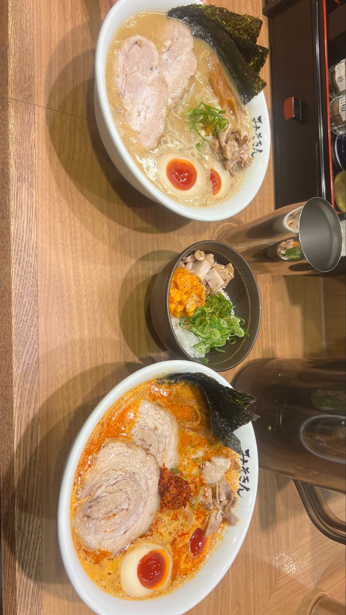 ZerlanX's tweet photo. HIKAKIN食べてみた https://t.co/KjnM5ZdNZr