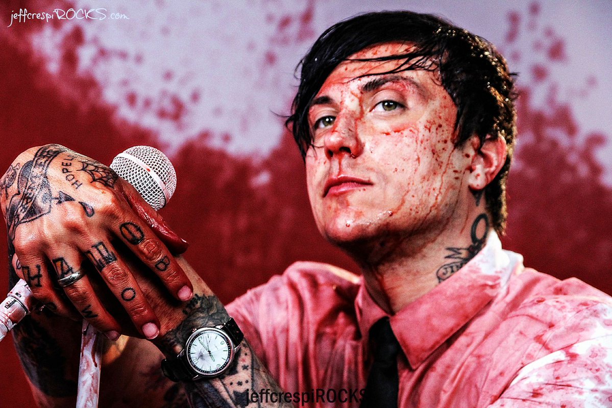 Frank Iero Hourly tweet media
