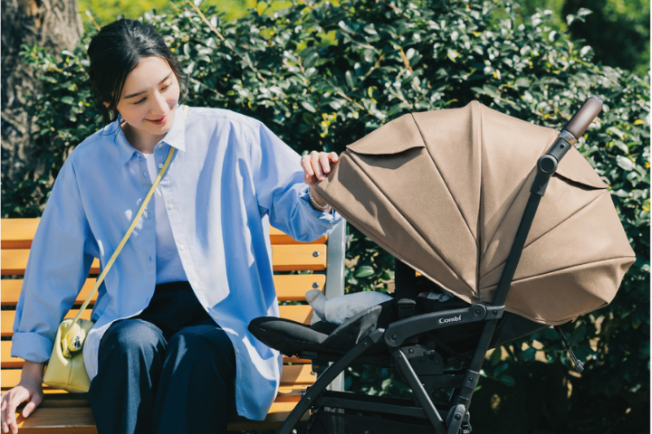 Combi_jpn's tweet photo. 完全遮光の大型幌で真夏の日差しを防ぐベビーカー
『THE S Go エッグショック DR』
2026年6月下旬より新発売👶☀️

ベビーカーと連結させて「トラベルシステム」として使うことができるチャイルドシート『THE S エッグショック ZH』も同時発売です🚗✨

🔗https://t.co/FQ1frN6j3r https://t.co/Dx5HMl3oAy