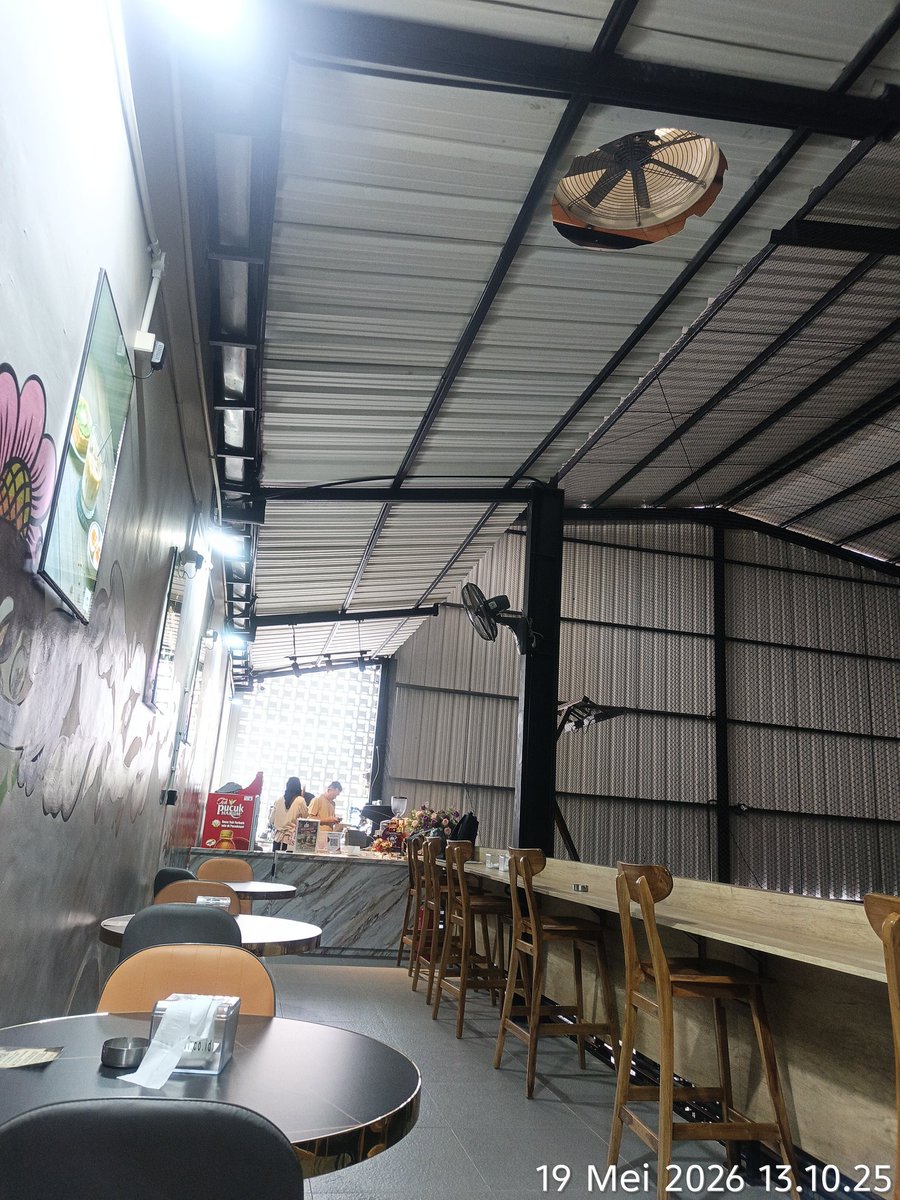 raeku06's tweet photo. @Maeliani07 yukk kak diajak keluarga anak² boleh banget, namanya cosmo padel ,di mangga besar jakarta barat. baru buka sebulanan , 
#salam cosmo cafe
masyarakat umum tau nya ini cafe untuk yang main padel aja, padahal ini cafe umum cuma ada di dlm area padel. ramaikan guys, thanku https://t.co/VkcFsL9zRm