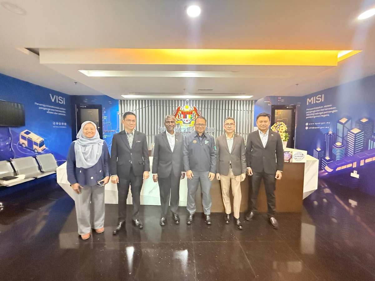 APADchannel's tweet photo. 🤝 APAD menerima kunjungan hormat daripada Sime Darby Property Berhad bagi membincangkan pembangunan berkonsepkan Transit-Oriented Development (TOD) di sekitar jajaran rel Lembah Klang.

Kerjasama strategik ini diharap dapat memperkukuh pembangunan TOD yang mampan dan efisien. https://t.co/flRdsFuaj3