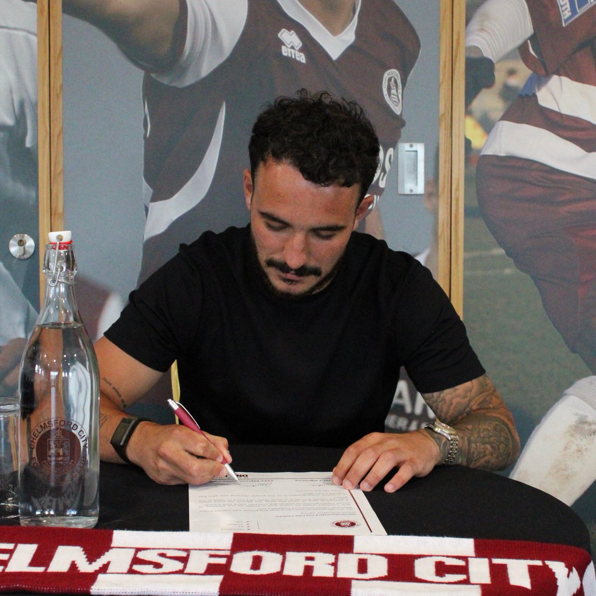 OfficialClarets's tweet photo. We are delighted to announce that Kian Ronan has signed a new one-year deal with the club and will remain a Claret for the 2026/27 season!✍️

#ClaretsTogether