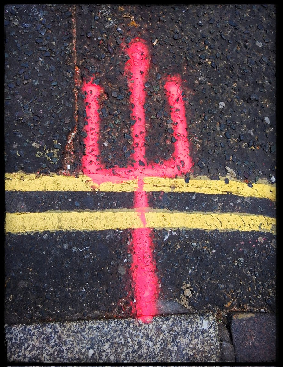 sodelafo's tweet photo. I don't know what it means, but I like it. #artiseverywhere #graphicart #artismedicine #urbanart #London https://t.co/5hG8xpvMNo