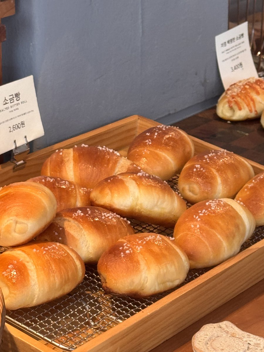 Mat__li's tweet photo. 빵집 데이트🥐🥖

- 따따따, 계란샌드위치- https://t.co/8Z1Yj4P31D