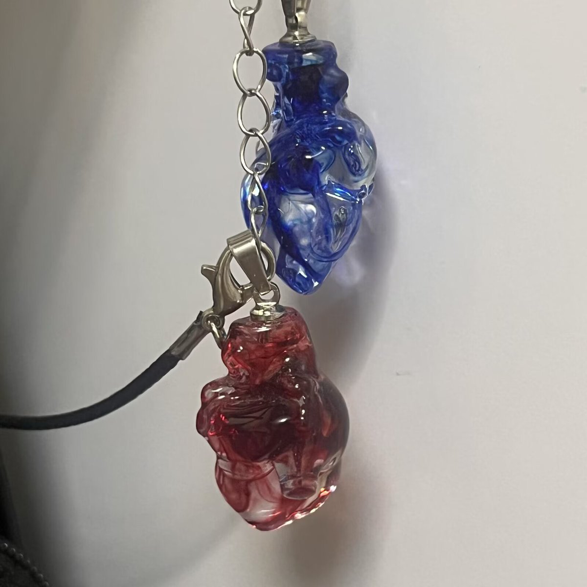 hanging-bottle366 tweet media