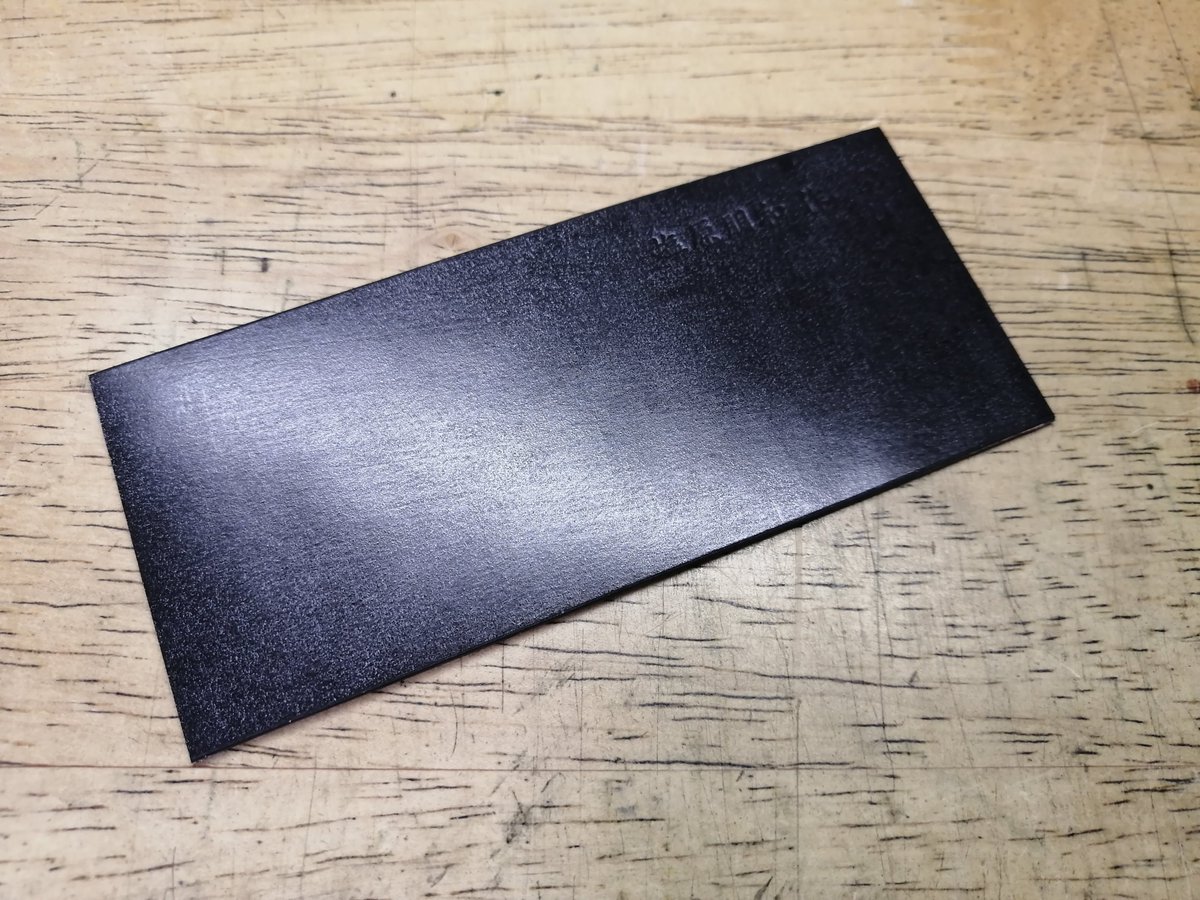 塩原レザー　ホーウィンシェルコードバン×セドウィックブライドルレザー　超美品 午後の作業場！ 昨日に引き続き、ホーウィン社製シェルコードバンを