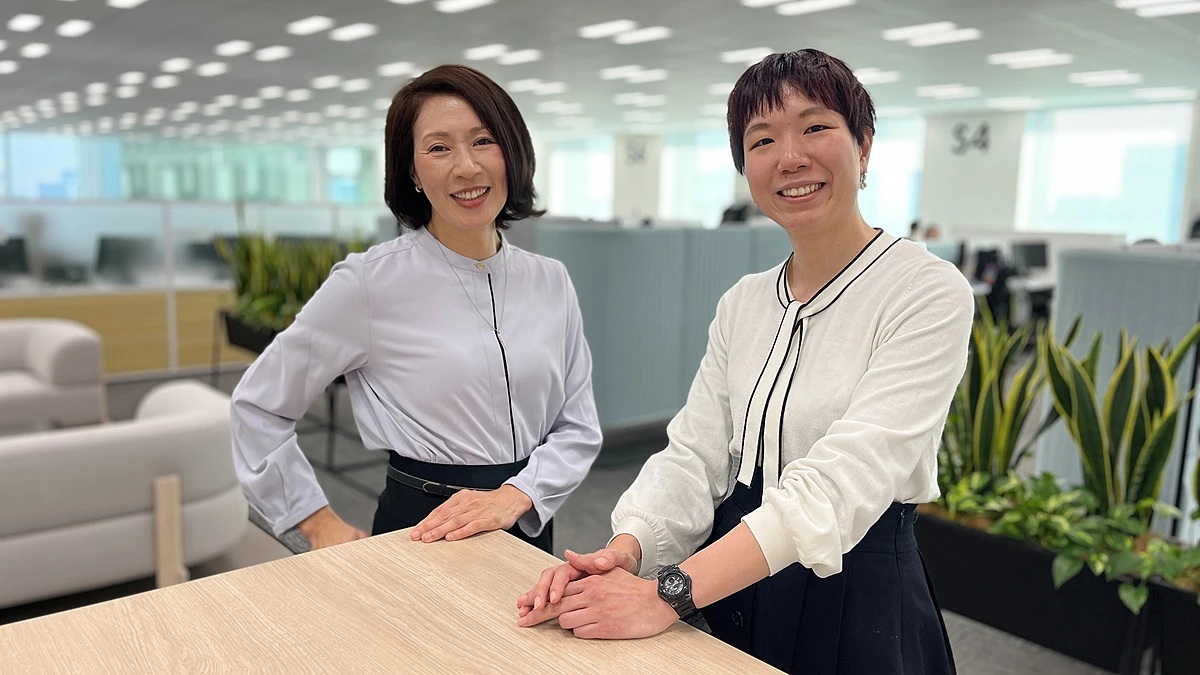 DXCJapan_PR's tweet photo. 変化を楽しみ、自らの意志でキャリアを切り拓く――
異なるバックグラウンドを持つ2人の女性マネージャーをご紹介します。

それぞれの選択と挑戦から見える、DXCでのキャリアの可能性とは？
ぜひご覧ください👉https://t.co/bQG15enGiy

#talentbook https://t.co/5O6HmkRwBi