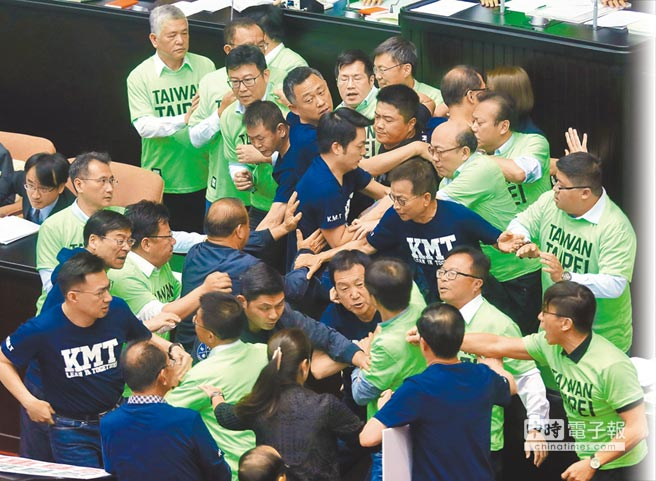 Bruce Wee 黃宇銘 tweet media