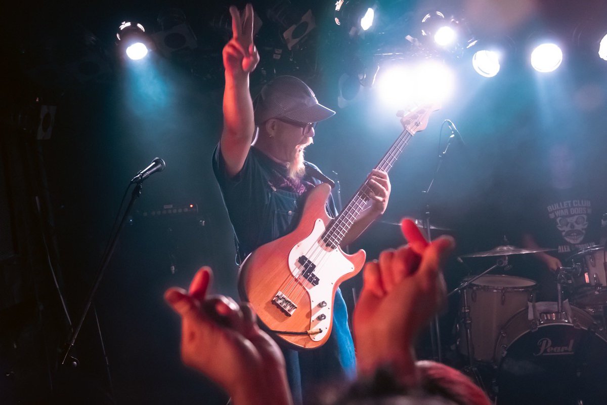 sirens8969's tweet photo. 5/17@新宿Marble②
ザ・サイレンズ単独公演
「昼対俺」

Photo by: Benjamin https://t.co/u9uLB35LpI
